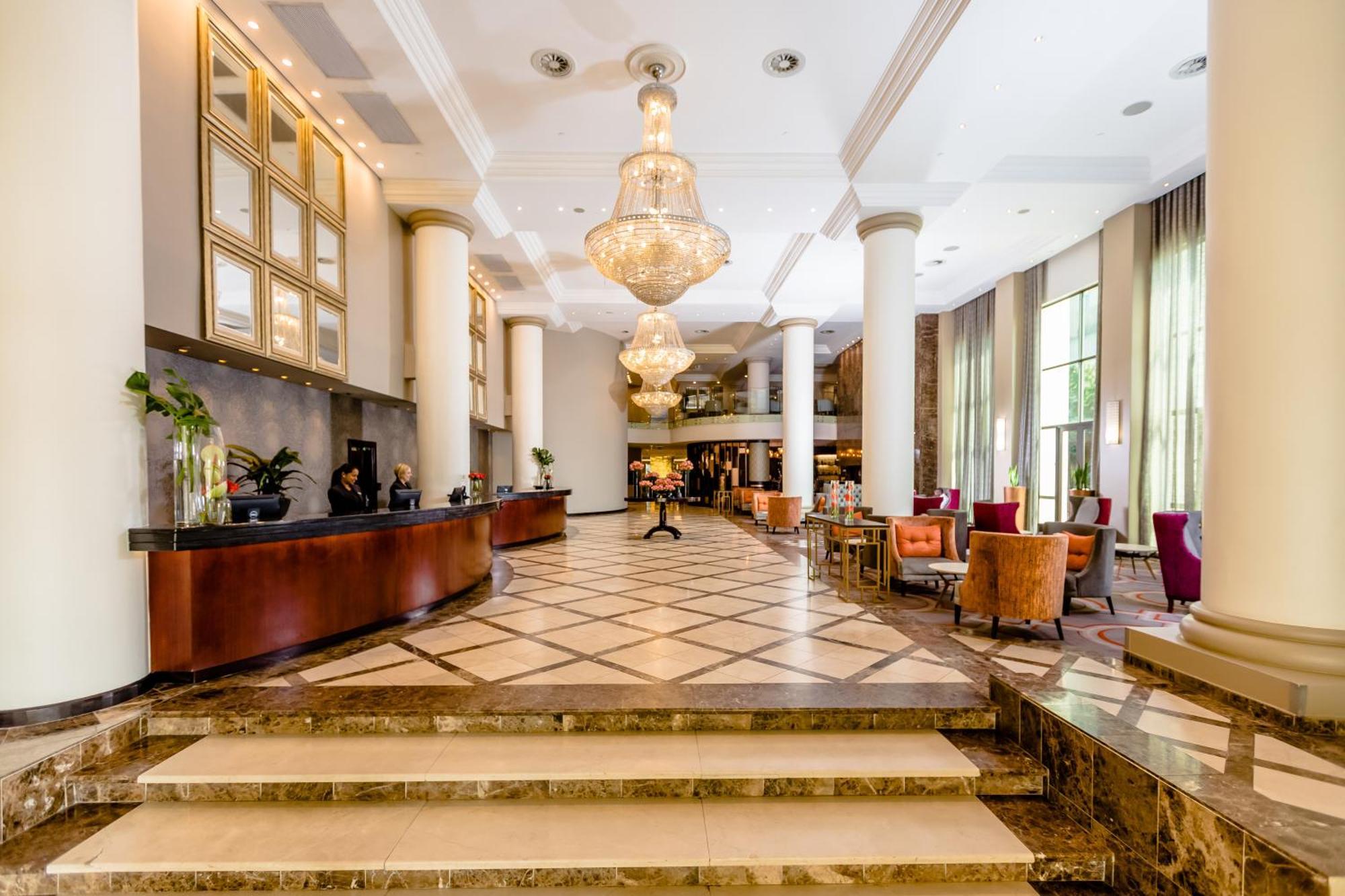 Southern Sun Sandton Joanesburgo Exterior foto