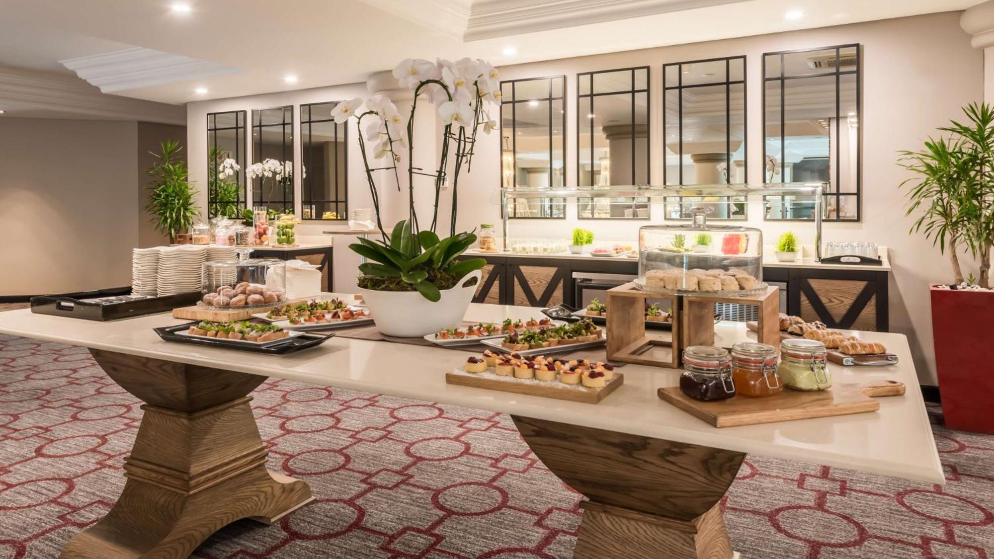 Southern Sun Sandton Joanesburgo Exterior foto